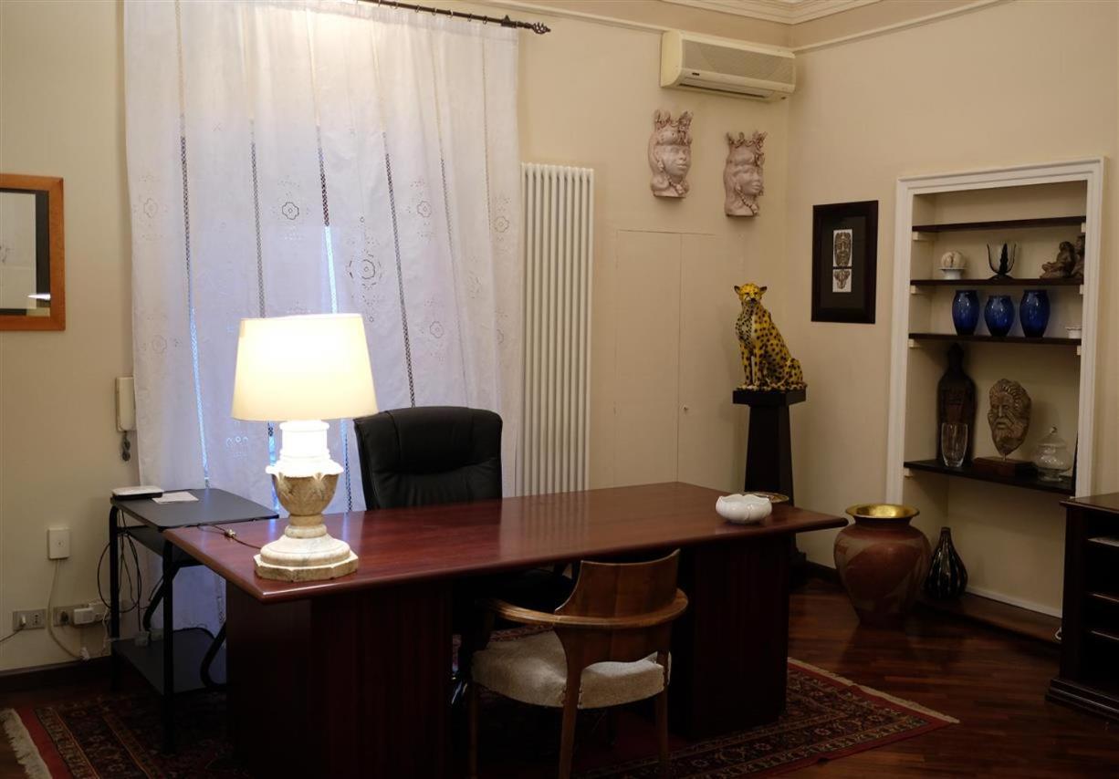 Palazzo La Via Apartment Catania Bagian luar foto