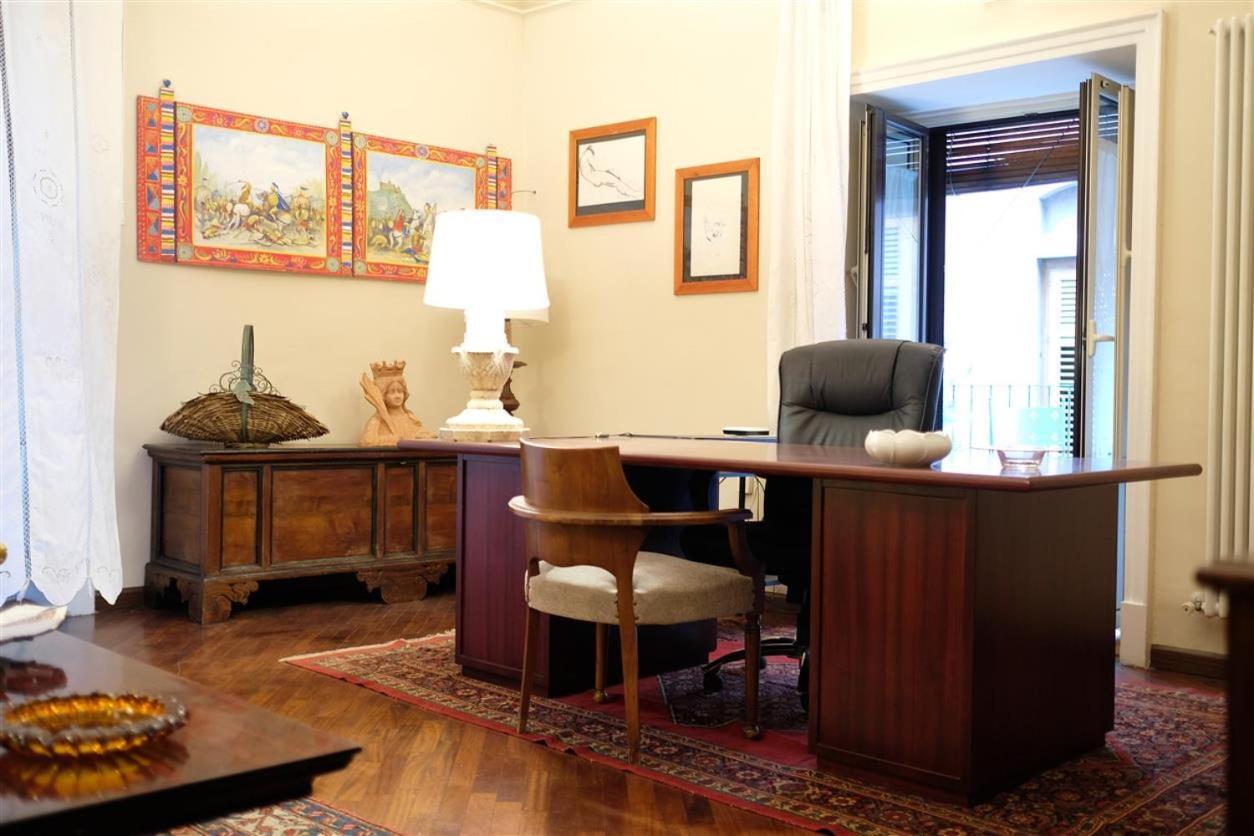 Palazzo La Via Apartment Catania Bagian luar foto